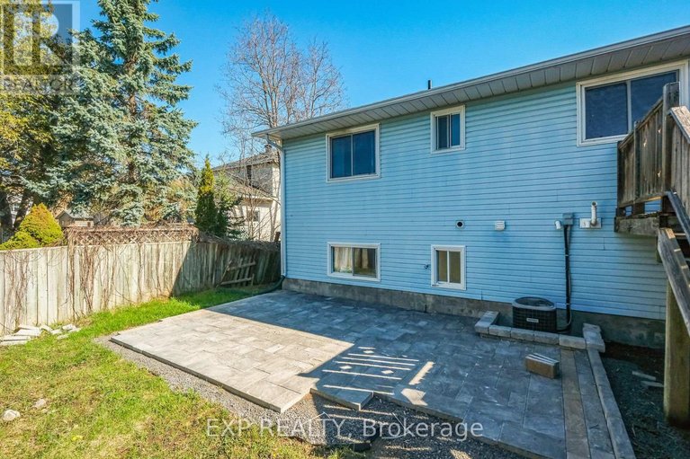 29639426/84-martin-street-n/almonte/mississippi-mills/ontario/K0A1A0_48