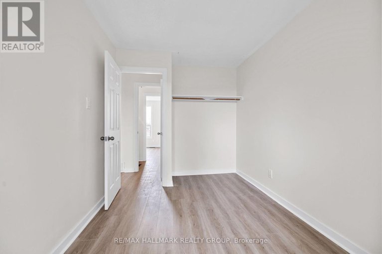 28559937/48-1955-greenway-parkway/blackburn-hamlet-south/ottawa/ontario/K1B5A9_22