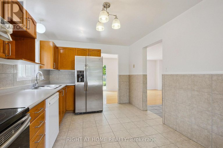28485638/5119-lerner-way/beacon-hill-south/ottawa/ontario/K1J1B3_22