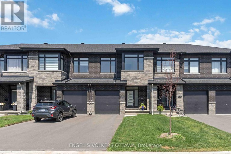 28568495/640-cordelette-circle/mer-bleuebradley-estatesanderson-park/ottawa/ontario/K1W0P2_1