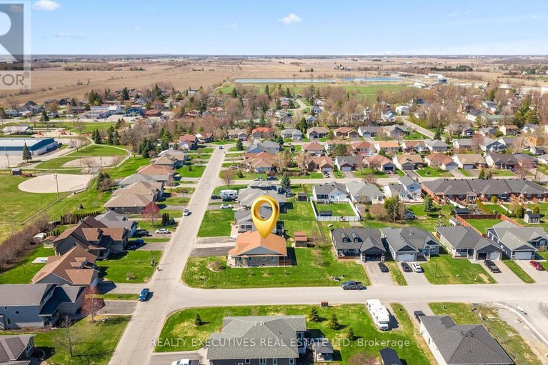 29681250/29-christie-lane/winchester/north-dundas/ontario/K0C2K0_32