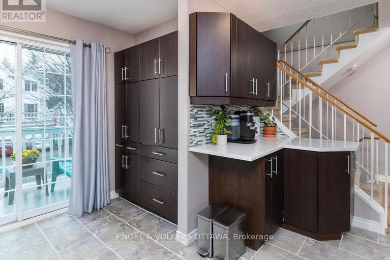 29618485/31-castlegreen-private/hunt-club-parkgreenboro/ottawa/ontario/K1T3N4_12