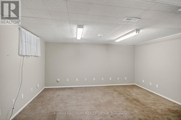 29046720/1281-erindale-drive/copeland-park/ottawa/ontario/K2C2G3_25