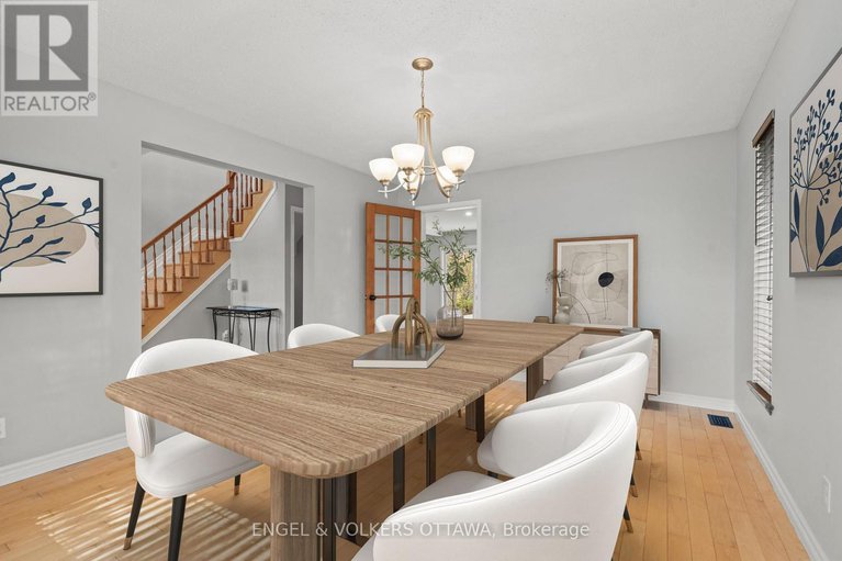 29015610/4720-whispering-willow-drive/sarsfieldbearbrook/ottawa/ontario/K4B1J1_14