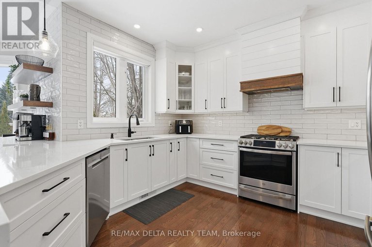 29374830/2224-merlot-way/springridgeeast-village/ottawa/ontario/K4A4S2_12