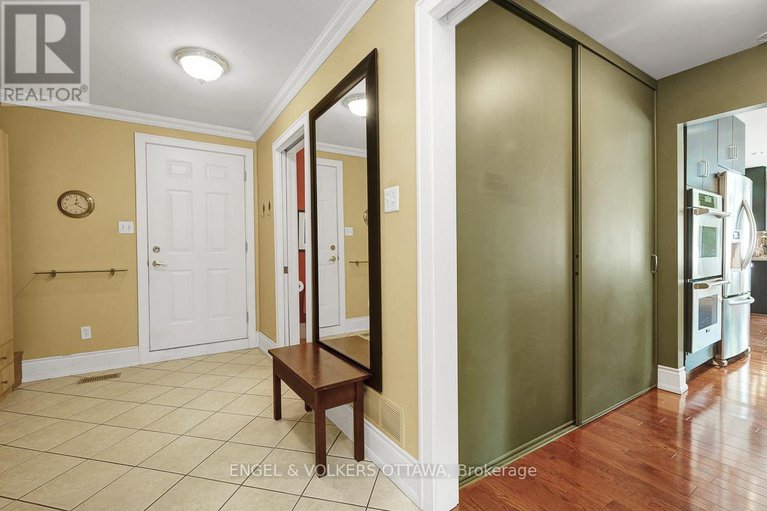 28808789/3-mohawk-crescent/bruce-farmgraham-parkqualicumbellands/ottawa/ontario/K2H7G7_25