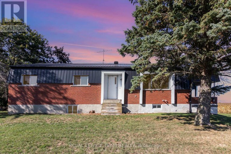 29119255/12121-liscumb-road/north-dundas-winchester-twp/north-dundas/ontario/K0C2K0_32