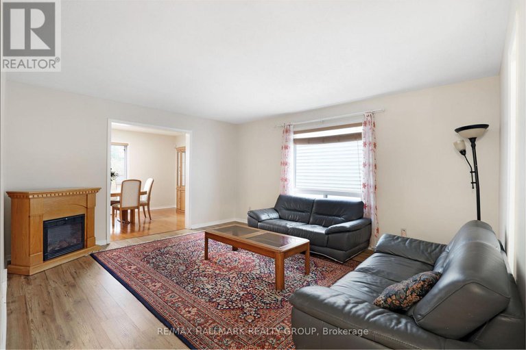 29015120/6-robina-avenue/westcliffe-estates/ottawa/ontario/K2H9R3_4