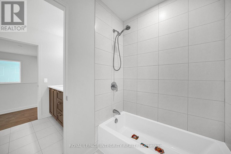 29234457/899-ralph-hennessy-avenue/riverside-southgloucester-glen/ottawa/ontario/K1X0B1_39