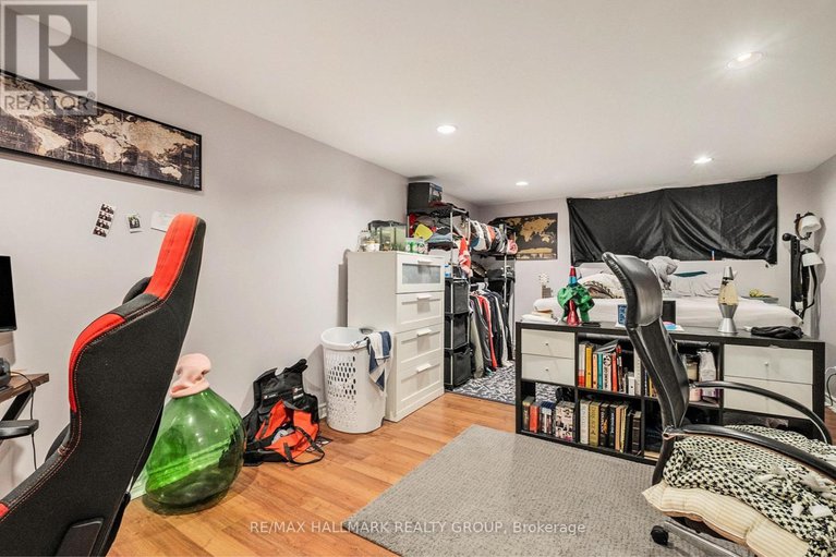 28502092/515-guy-street/overbrookcastle-heights/ottawa/ontario/K1K1B8_17