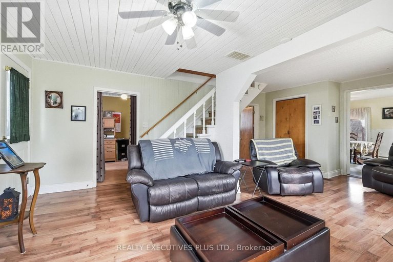 29596736/3721-champlain-street/clarencerockland-twp/clarence-rockland/ontario/K0A1E0_11