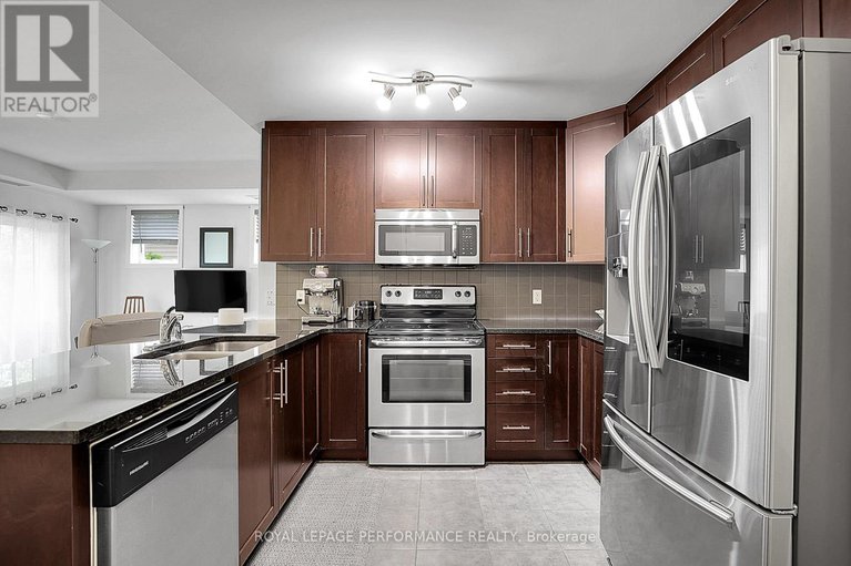 28468880/2-40-prestige-circle/chatelaine-village/ottawa/ontario/K4A0W9_7