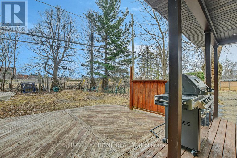 28184853/1271-field-street/bel-air-park/ottawa/ontario/K2C2P9_33