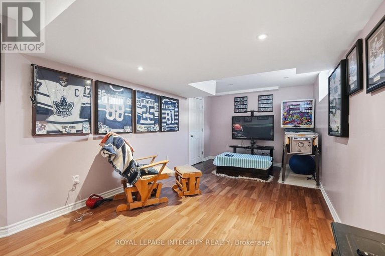 29580864/127-stoney-pond-court/stittsville-north/ottawa/ontario/K2S2E6_33