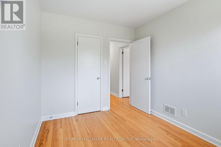 29046798/1760-laxton-crescent/bel-air-heights/ottawa/ontario/K2C2N3_20