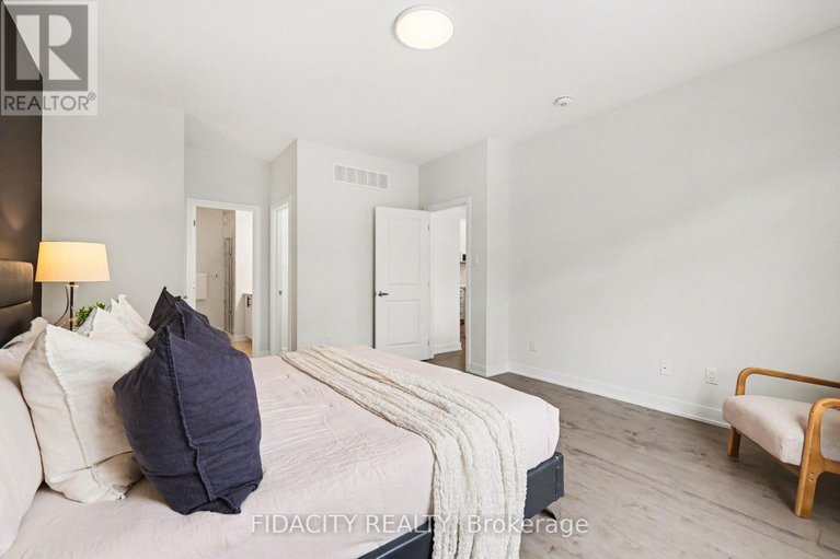 29629373/565-bobolink-ridge/stittsville-south/ottawa/ontario/K2S2P4_18