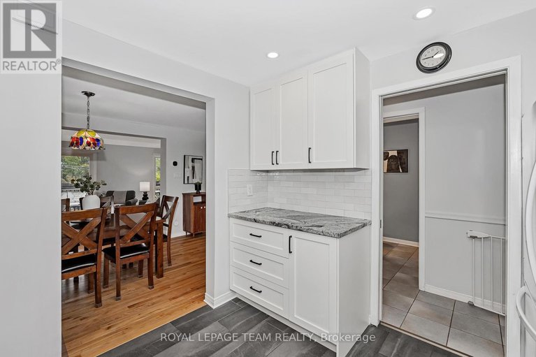 28918766/1095-ambleside-drive/woodroffe/ottawa/ontario/K2B8E2_9