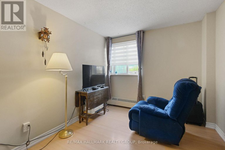 28316774/307-1485-baseline-road/copeland-park/ottawa/ontario/K2C3L8_26