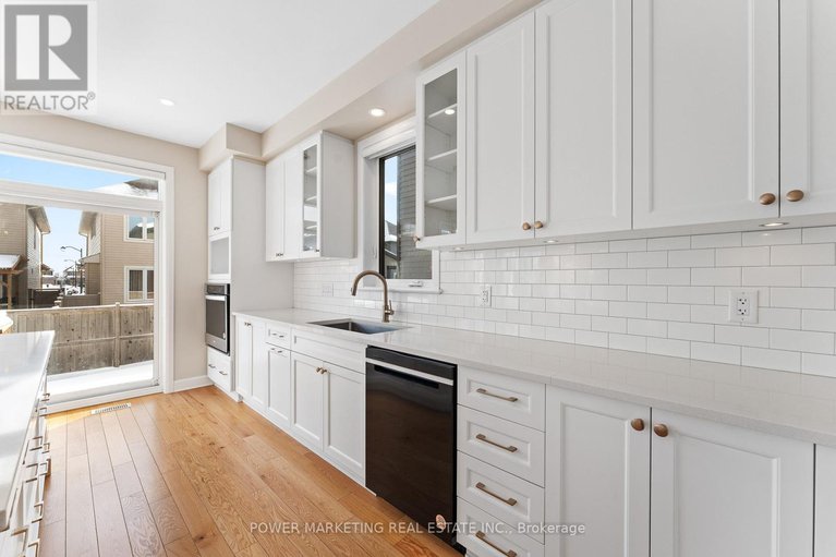 29257865/886-sendero-way/remainder-of-stittsville-area/ottawa/ontario/K2S2W8_13