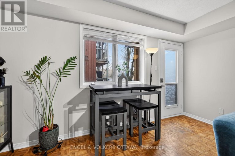 29680685/272-king-edward-avenue/lower-townbyward-market/ottawa/ontario/K1N7M1_13