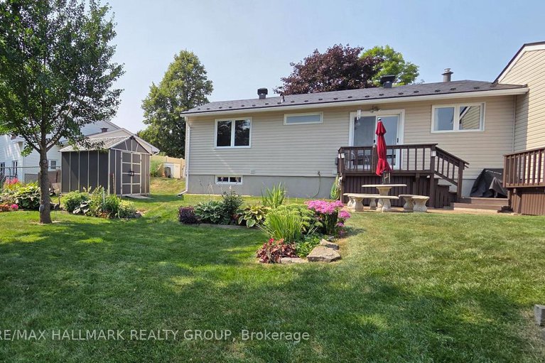 29090721/1366-metz-crescent/carson-grove/ottawa/ontario/K1K3Z5_29