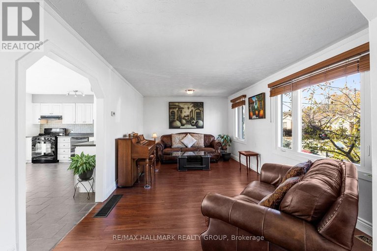 29571261/1902-rosebella-avenue/blossom-parkleitrim/ottawa/ontario/K1T1G7_4