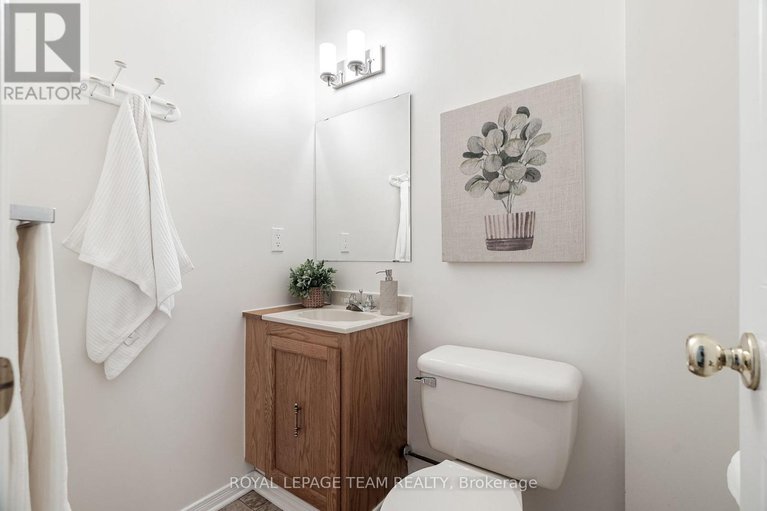 28596547/1473-bryson-lane/sawmill-creektimbermill/ottawa/ontario/K1T2T7_34