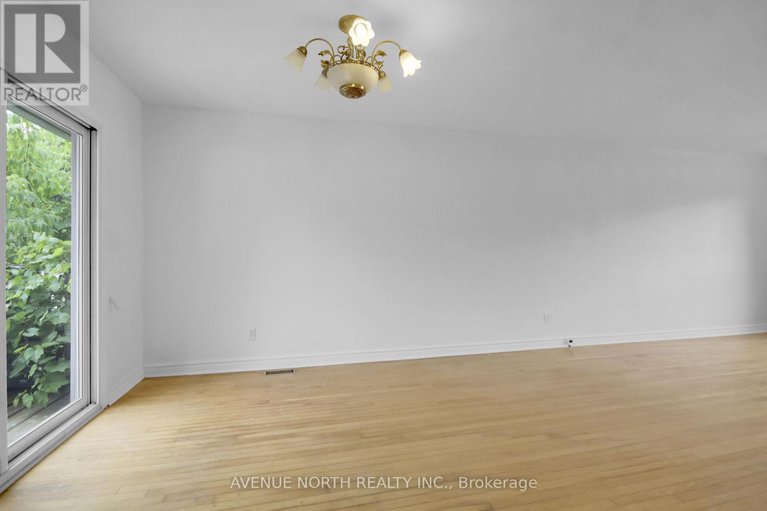 28770167/1254-heron-road/ridgemont/ottawa/ontario/K1V6A9_16