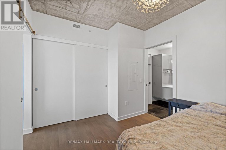 29641679/607-135-barrette-street/vanier/ottawa/ontario/K1L7Z9_18