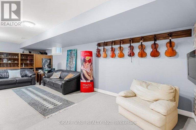28366149/709-melbourne-avenue/laurentianview/ottawa/ontario/K2A1X4_32