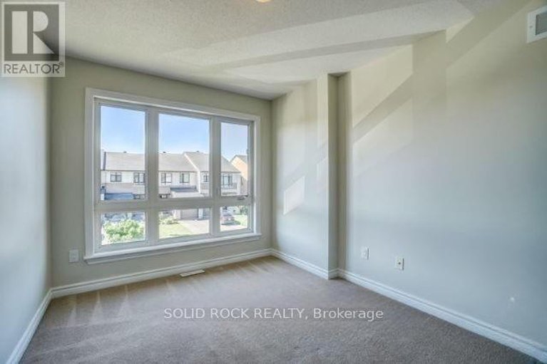 28821782/604-tennant-way/riverside-southgloucester-glen/ottawa/ontario/K4M0C6_11