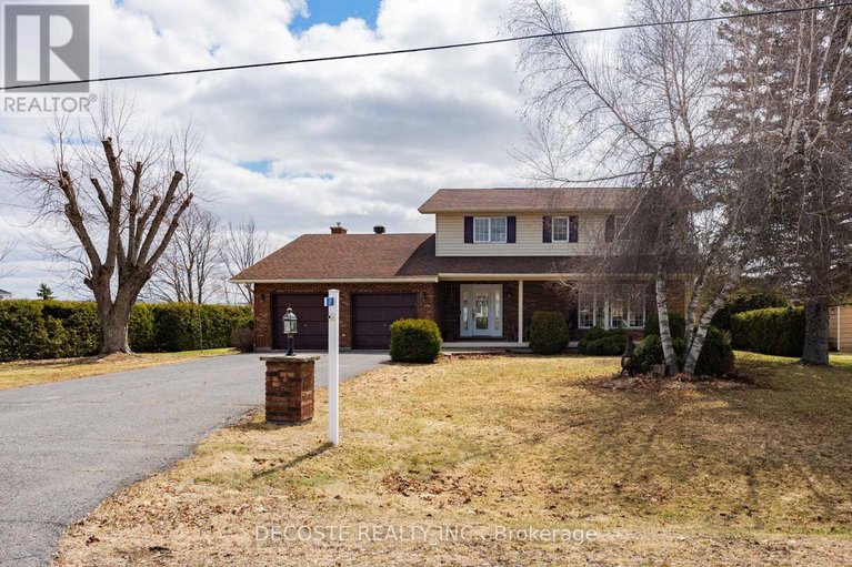 29630815/100-macleod-crescent/alexandria/north-glengarry/ontario/K0C1A0_40