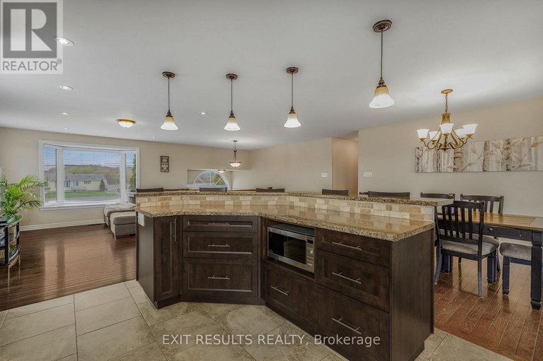 29689053/1887-champlain-street-e/clarencerockland-twp/clarence-rockland/ontario/K0A1N0_14