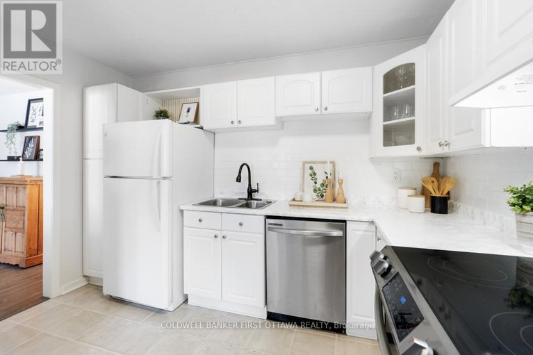 29487328/2682b-moncton-road/queensway-terrace-north/ottawa/ontario/K2B7W1_16