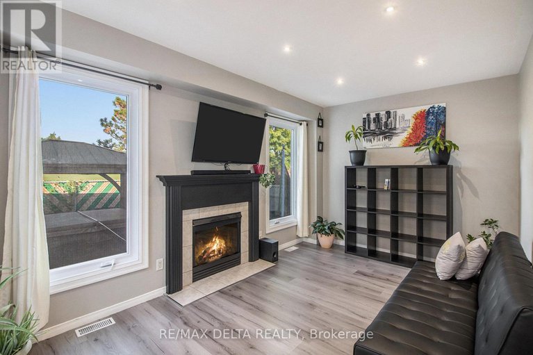 28928926/1610-duplante-avenue/fallingbrookpineridge/ottawa/ontario/K4A4A2_13