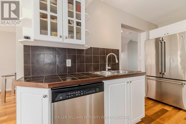 28477892/336-quetico-private/stonebridge/ottawa/ontario/K2J0E5_17