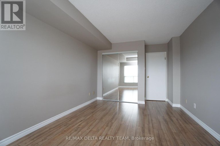 29275903/1506-545-st-laurent-boulevard/viscount-alexander-park/ottawa/ontario/K1K4H9_18