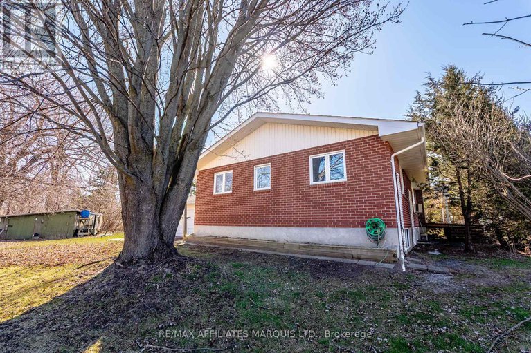 28215114/10984-county-rd-2-road/iroquois/south-dundas/ontario/K0E1K0_36