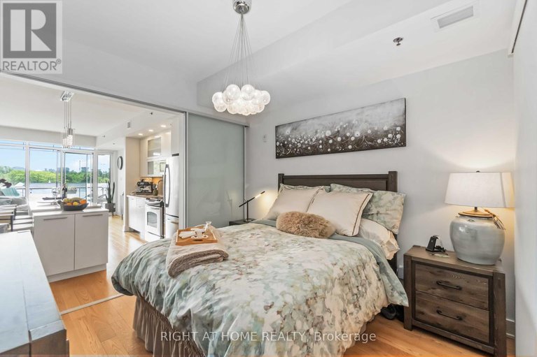 28464174/501-98-richmond-road/westborohampton-park/ottawa/ontario/K1Z0B2_20