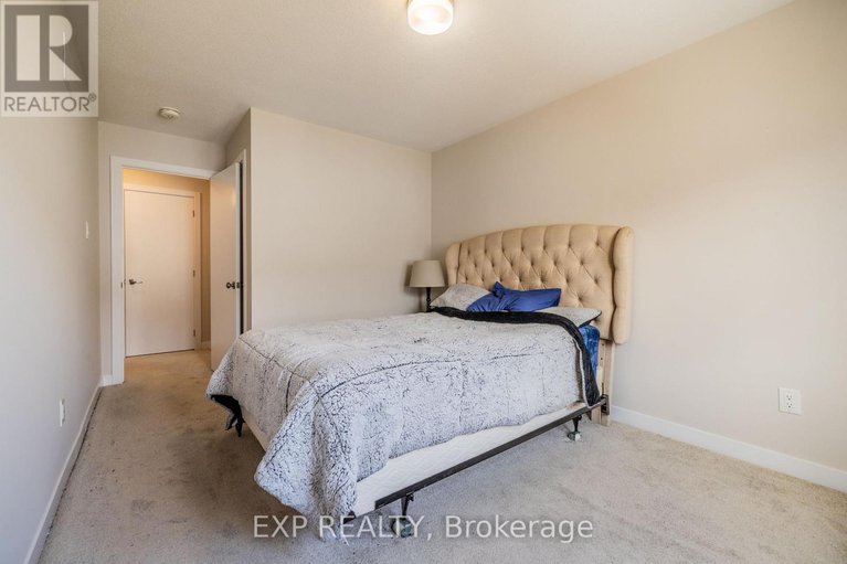 28461423/307-canadensis-lane/half-moon-bay/ottawa/ontario/K2J6X8_18