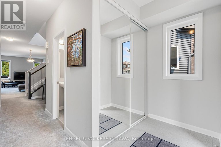 29052696/220-geyser-place/hearts-desire/ottawa/ontario/K2J6P1_5