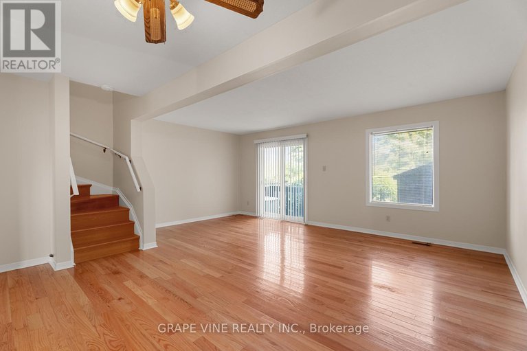28628810/31-2671-pimlico-crescent/emerald-woodssawmill-creek/ottawa/ontario/K1T2A6_13