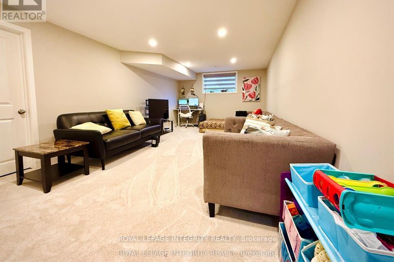 28954016/550-borbridge-avenue/riverside-southgloucester-glen/ottawa/ontario/K4M0H9_21