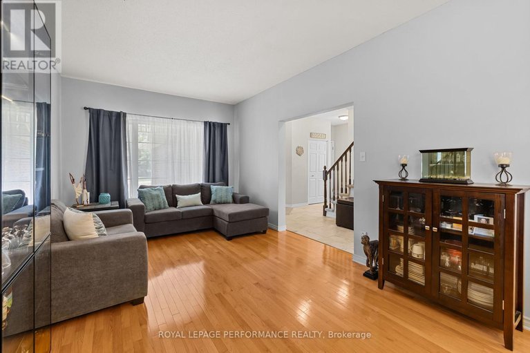 28630498/666-valin-street/fallingbrookgardenway-south/ottawa/ontario/K4A3X1_14