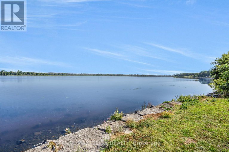 28770240/3705-old-highway-17-road/clarencerockland-twp/clarence-rockland/ontario/K4K1W2_25