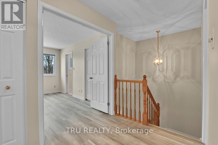 29195755/40-baton-court/katimavik/ottawa/ontario/K2L4C8_18