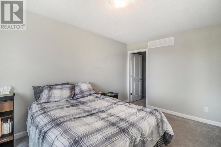 28517477/328-shepperton-street/avalon-east/ottawa/ontario/K4A5K9_16