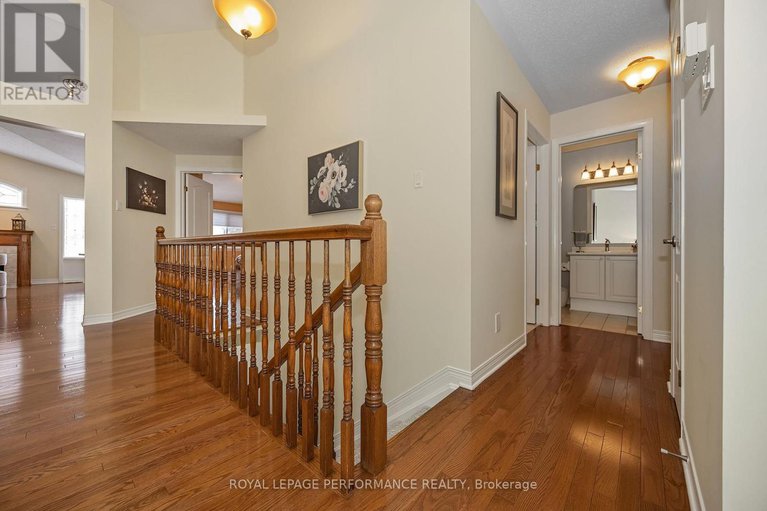 29419207/49-peregrine-crescent/bridlewood/ottawa/ontario/K2M2T2_20