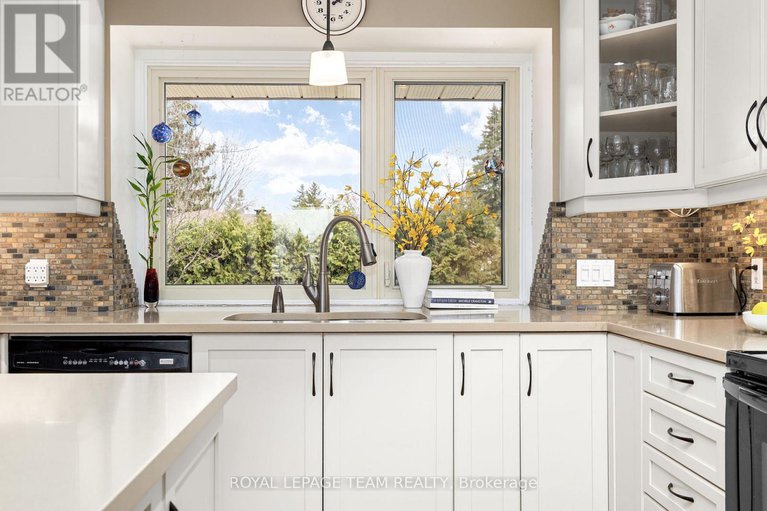 29145147/125-david-drive/meadowlandsst-claire-gardens/ottawa/ontario/K2G2N6_18