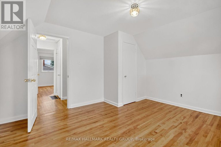 29033403/2042-tilson-street/elmvale-acres/ottawa/ontario/K1G2M7_21